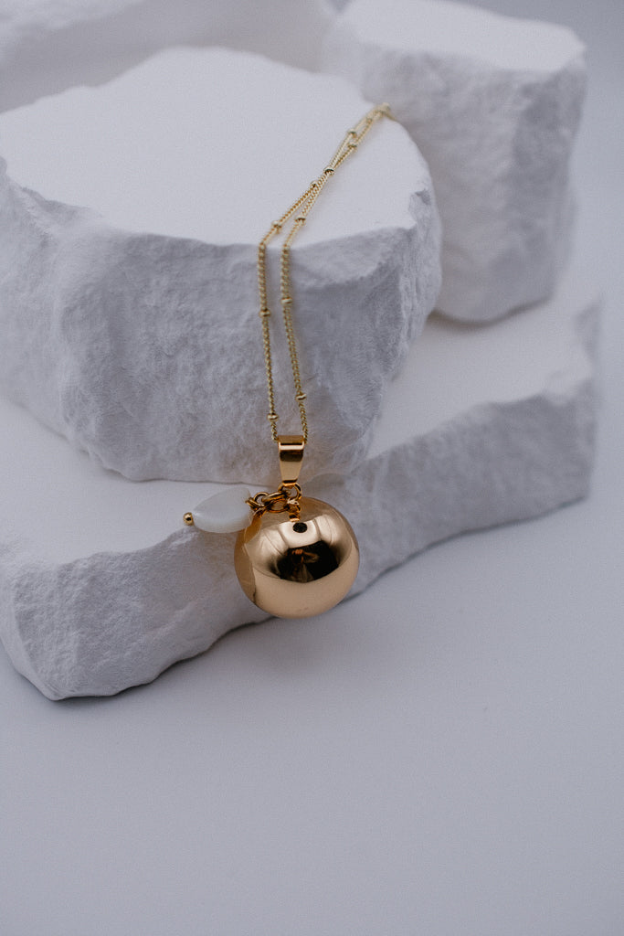 Chaine Bola doré Aura & Cœur en nacre