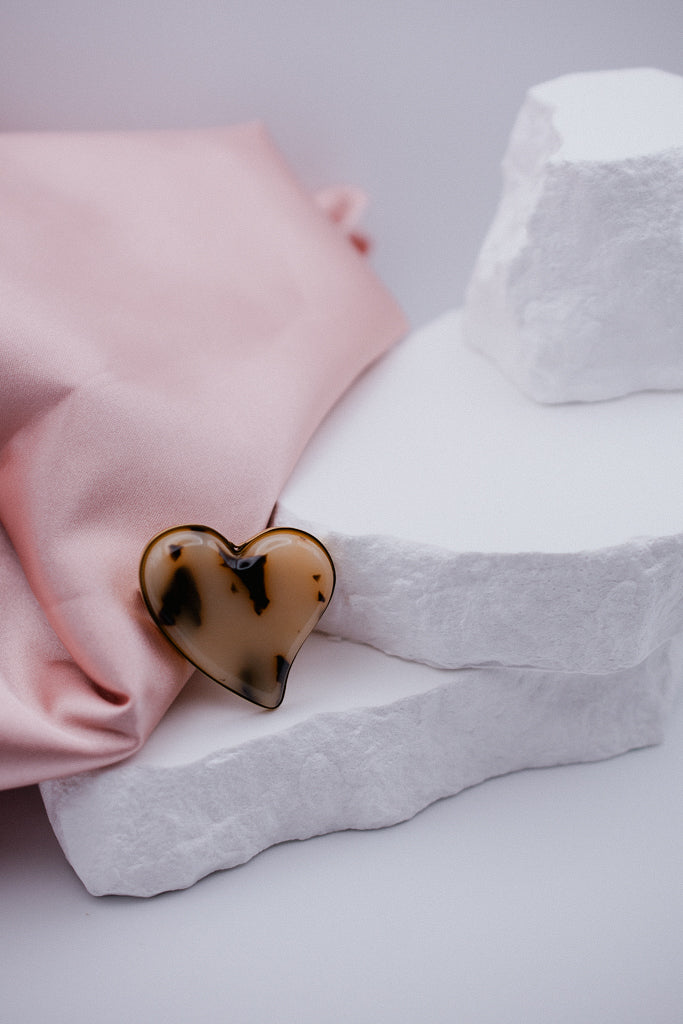 Broche Cœur ambrée